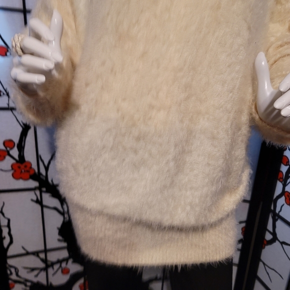 BLACK RIVAT G-III APPAREL BIG FUZZY CREAMY XL LADIES KNIT W/GOLD LUREX SPARKLE - Picture 6 of 9